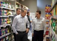 Mitsotakis says “all available tools” will be used to keep supermarket prices down