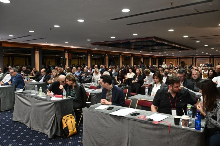 Ανεξαρτητοποιούνται Τσακαλώτος, Πέρκα – Τι καταλογίζει η Αχτσιόγλου στον Κασσελάκη [vid]