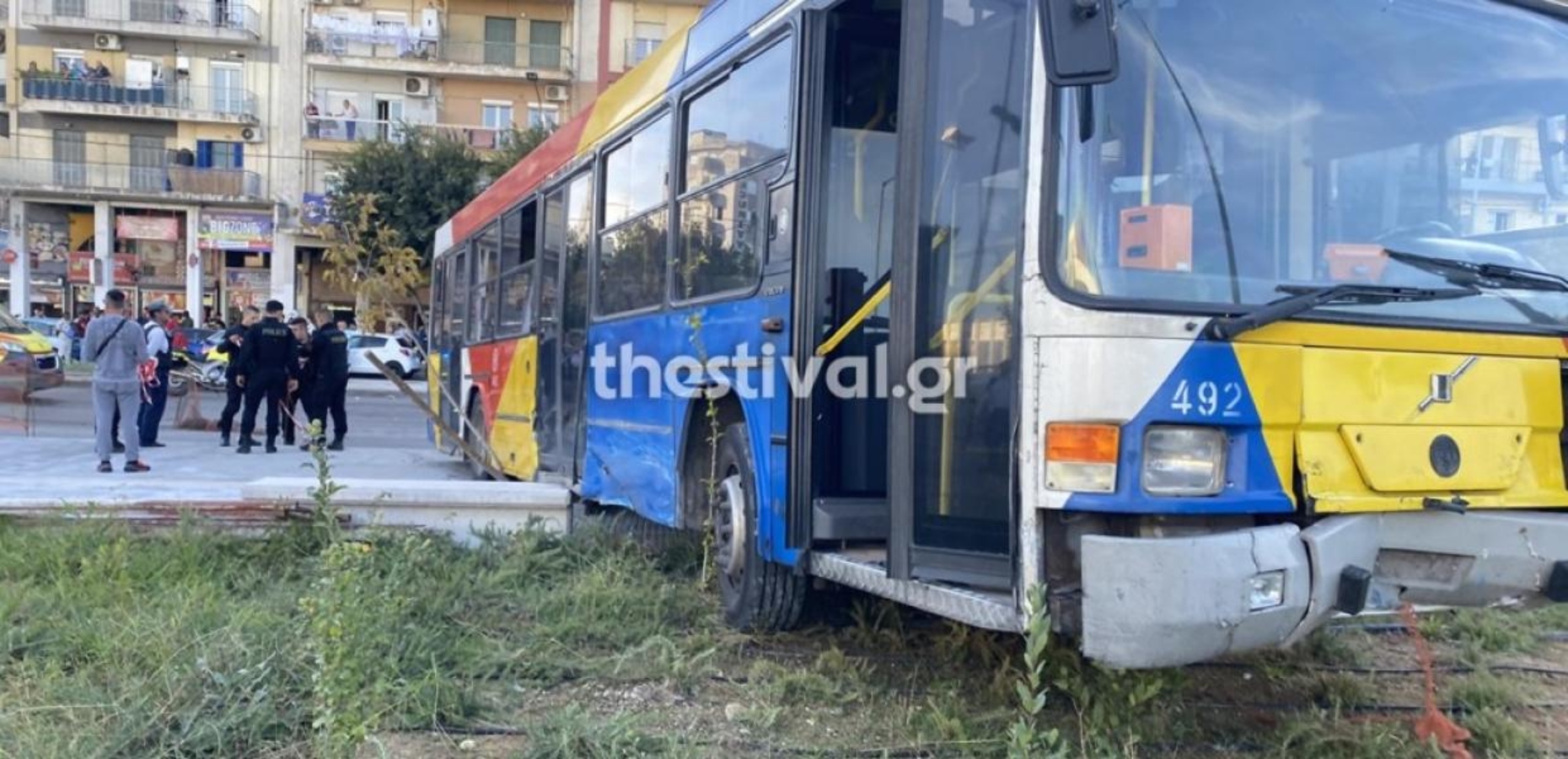 Θεσσαλονίκη: «Δούλεψε, μίλησε με το 3,5 ετών κοριτσάκι της, και μετά ένα λεωφορείο καρφώθηκε πάνω της»