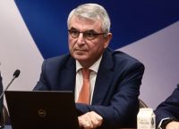Τσακλόγλου: Δεν υπάρχει προσπάθεια ελληνοποίησης παράτυπων μεταναστών