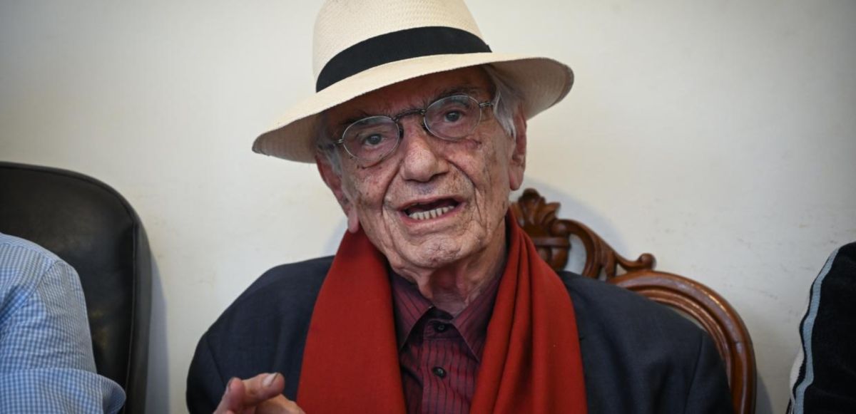 ‘Έφυγε” ο σπουδαίος συγγραφέας Βασίλης Βασιλικός [vid]
