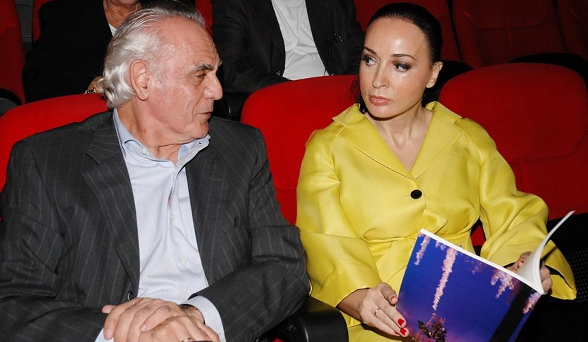 Η ζωή του Άκη Τσοχατζόπουλου στο Netflix – Τι λέει η γυναίκα του Βίκυ