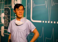Dr. Victor Chang: Η Google τιμά με doodle τον πρωτοπόρο καρδιοχειρουργό