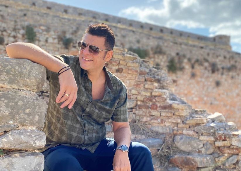 Χρίστος Αντωνιάδης: «Δίνουμε ραντεβού με την γυναίκα μου αλλά δεν έρχεται» [vid]