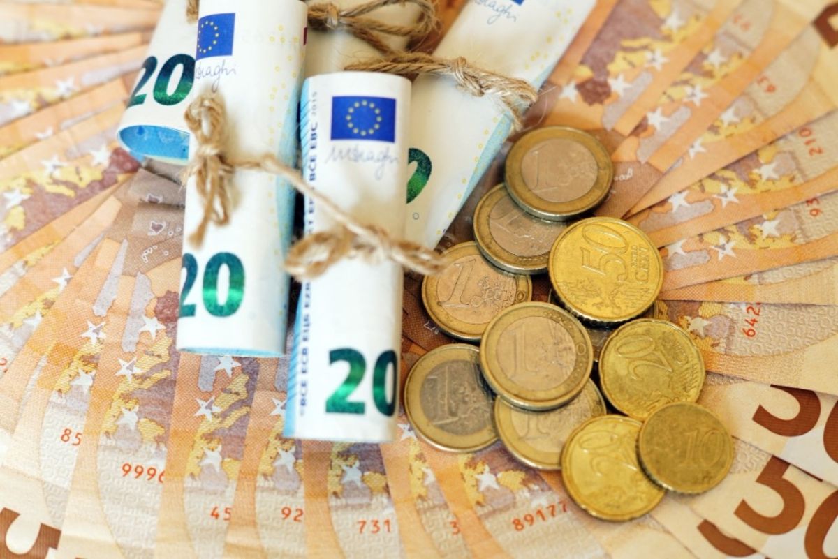 Προϋπολογισμός: Δημοσιονομικός χώρος για παροχές 300 εκατομμύρια ευρώ «άνοιξε» τον Οκτώβριο