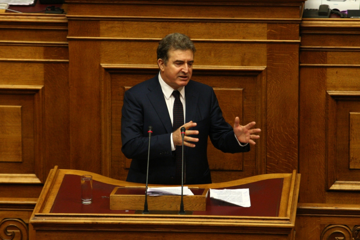 Περαιτέρω ενίσχυση του ΕΟΦ εξήγγειλε ο υπουργός Υγείας Μ. Χρυσοχοΐδης