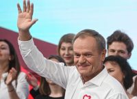 Οι Πολωνοί καλωσορίζουν την έλευση του Ντόναλντ Τουσκ στην εξουσία