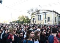 Σε εξέλιξη η καθιερωμένη πορεία για την εξέγερση του Πολυτεχνείου