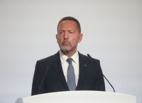 Στουρνάρας: Καμπανάκι κινδύνου για τα «κόκκινα δάνεια»