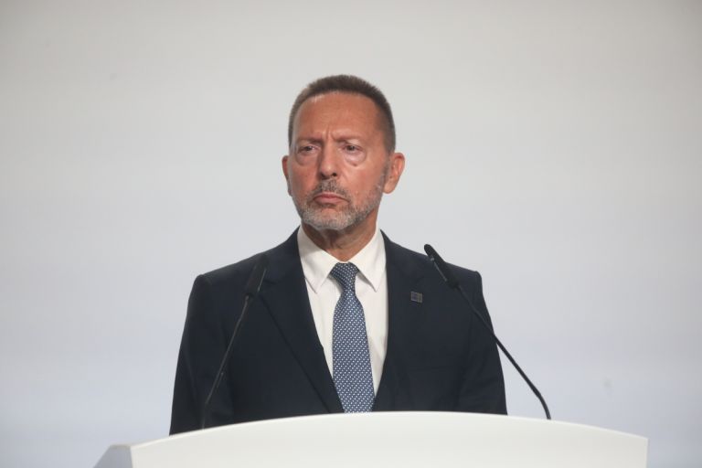 Στουρνάρας: Καμπανάκι κινδύνου για τα «κόκκινα δάνεια»