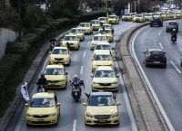 Ταξί: 48ωρες απεργίες για το νέο φορολογικό Ταξί: 48ωρες απεργίες για το νέο φορολογικό