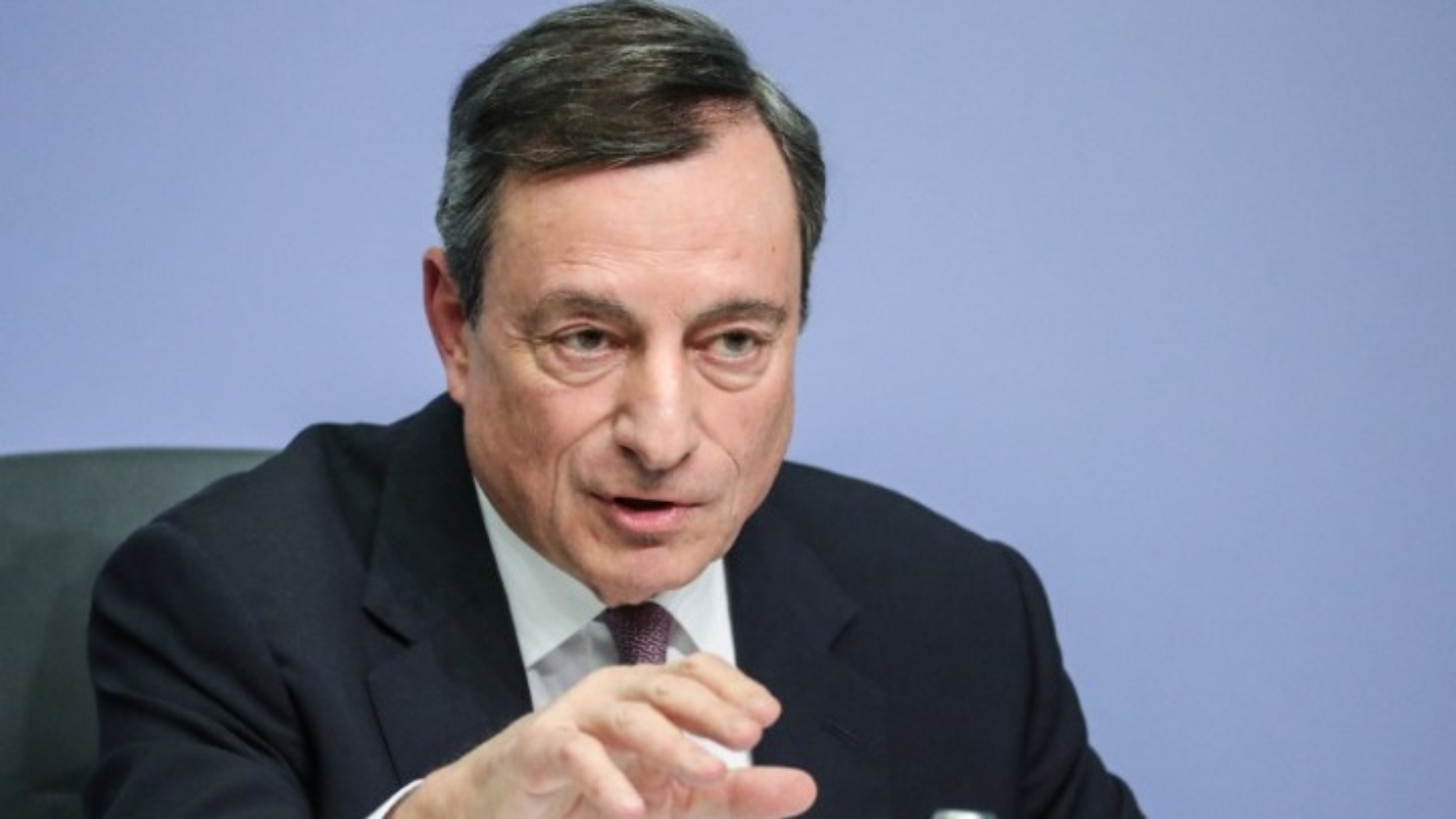 Στο κενό οι προσπάθειες του Μακρόν–Ο Ντράγκι δεν ενδιαφέρεται να γίνει πρόεδρος της Ευρωπαϊκής Επιτροπής