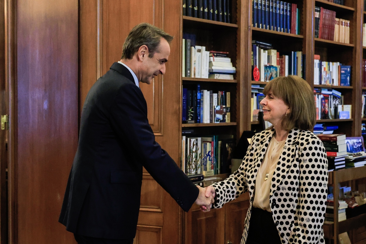 Μητσοτάκης σε Σακελλαροπούλου: Βρισκόμαστε σε τροχιά σημαντικών αλλαγών