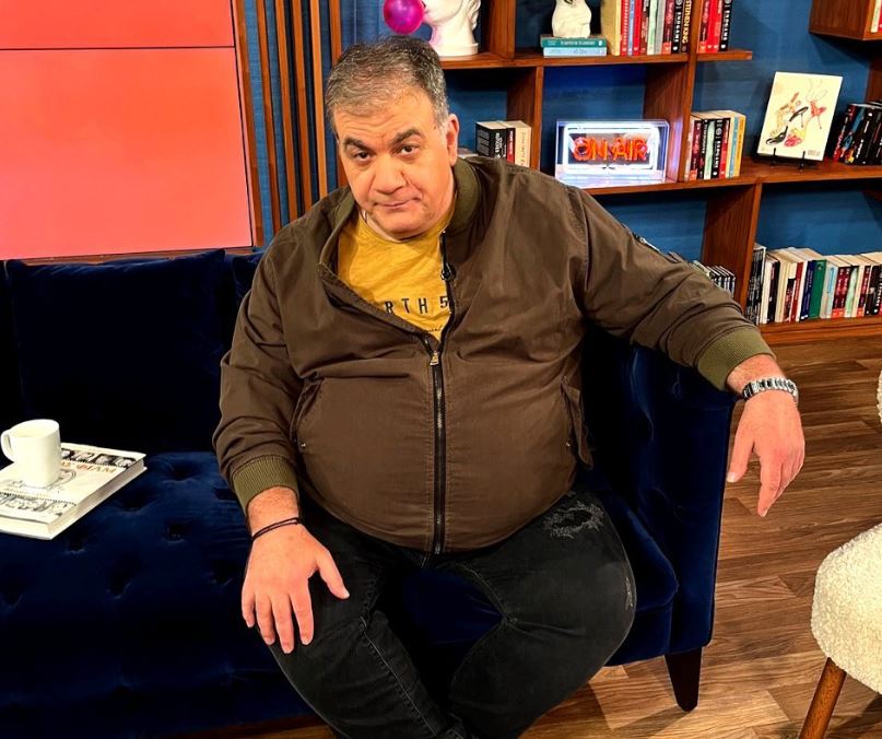 Έλεγαν τη μητέρα μου «η π@ρν@ με το εξώγαμο» – Εξομολόγηση ψυχης από τον Δημήτρη Σταρόβα