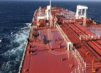 Νέες επιθέσεις σε 2 δεξαμενόπλοια και ένα αμερικανικό αντιτορπιλικό ανοικτά της Ινδίας