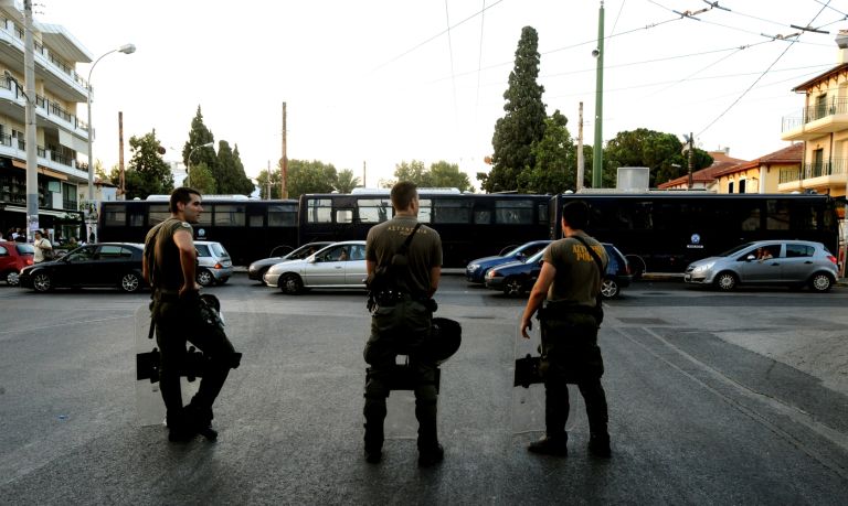Πως αντέδρασε η αντιπολίτευση στα μέτρα της κυβέρνησης κατά της οπαδικής βίας [vid]