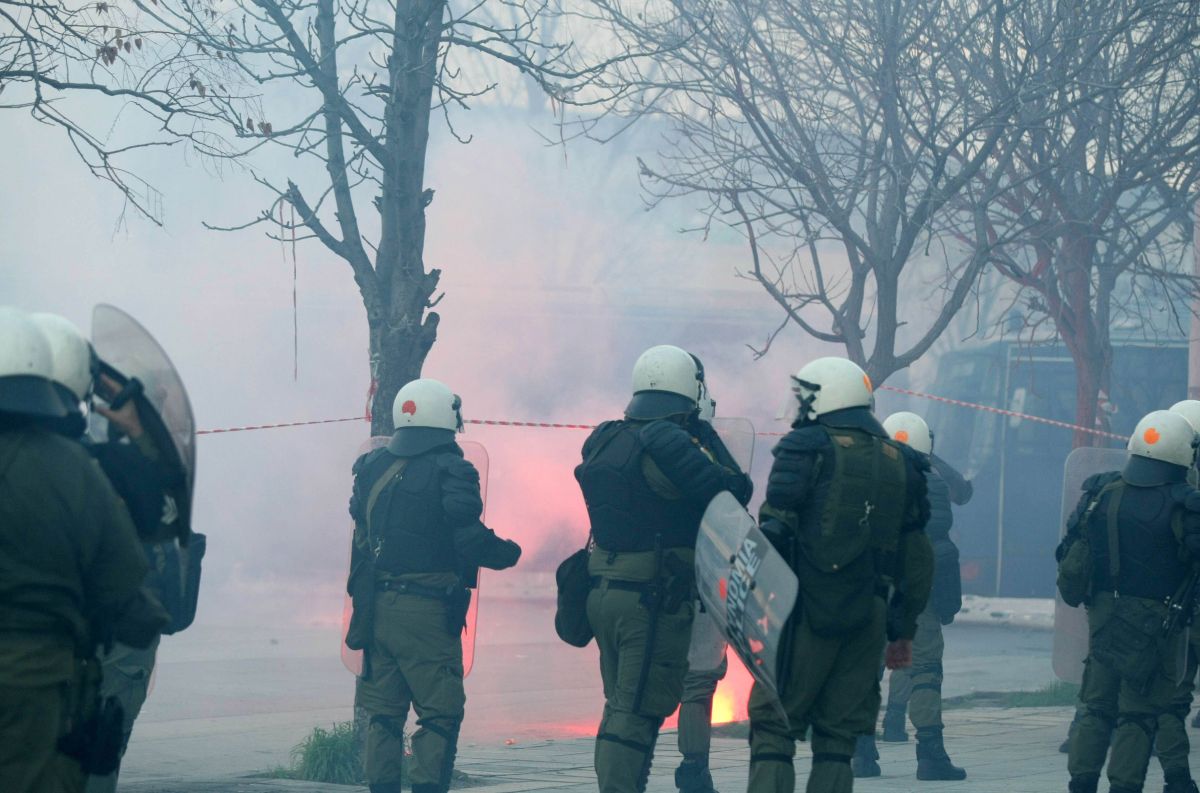 Πολιτική σύγκρουση για τα μέτρα κατά της οπαδικής βίας – Έντονες αντιδράσεις της αντιπολίτευσης