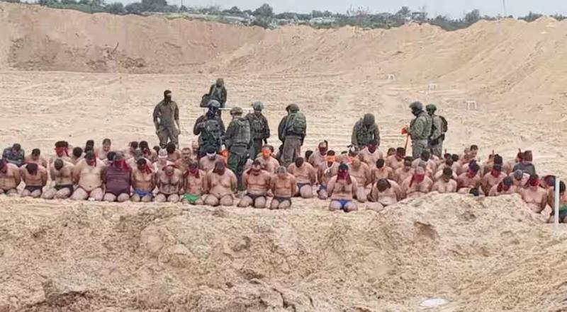 Ισραήλ: Σοκ με νέο βίντεο από τη Γάζα – Παλαιστίνιοι γυμνοί & οκλαδόν στον δρόμο