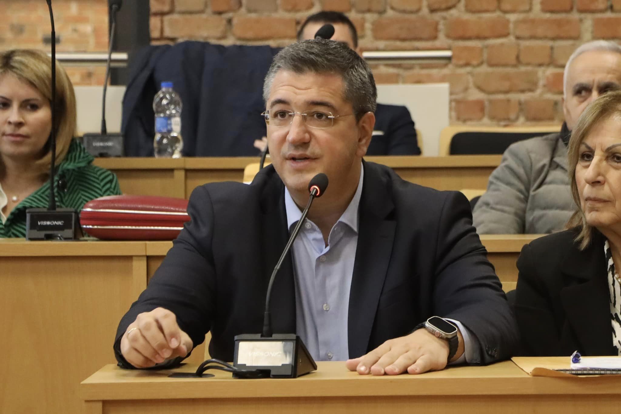 Ο Απόστολος Τζιτζικώστας ορκίστηκε Περιφερειάρχης Κεντρικής Μακεδονίας απαγγέλλοντας Σεφέρη