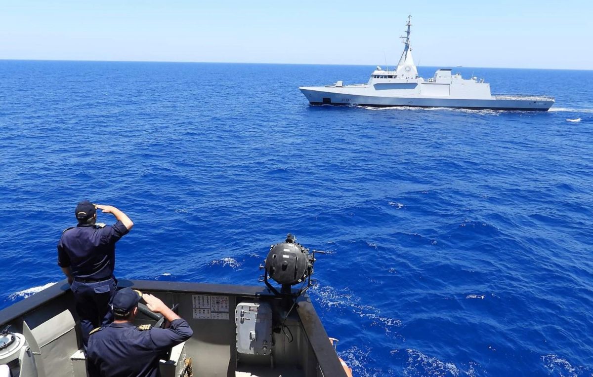 Αλλαγές στα εξοπλιστικά: Προτεραιότητα στα στρατιωτικά drones, «κόβονται» οι κορβέτες