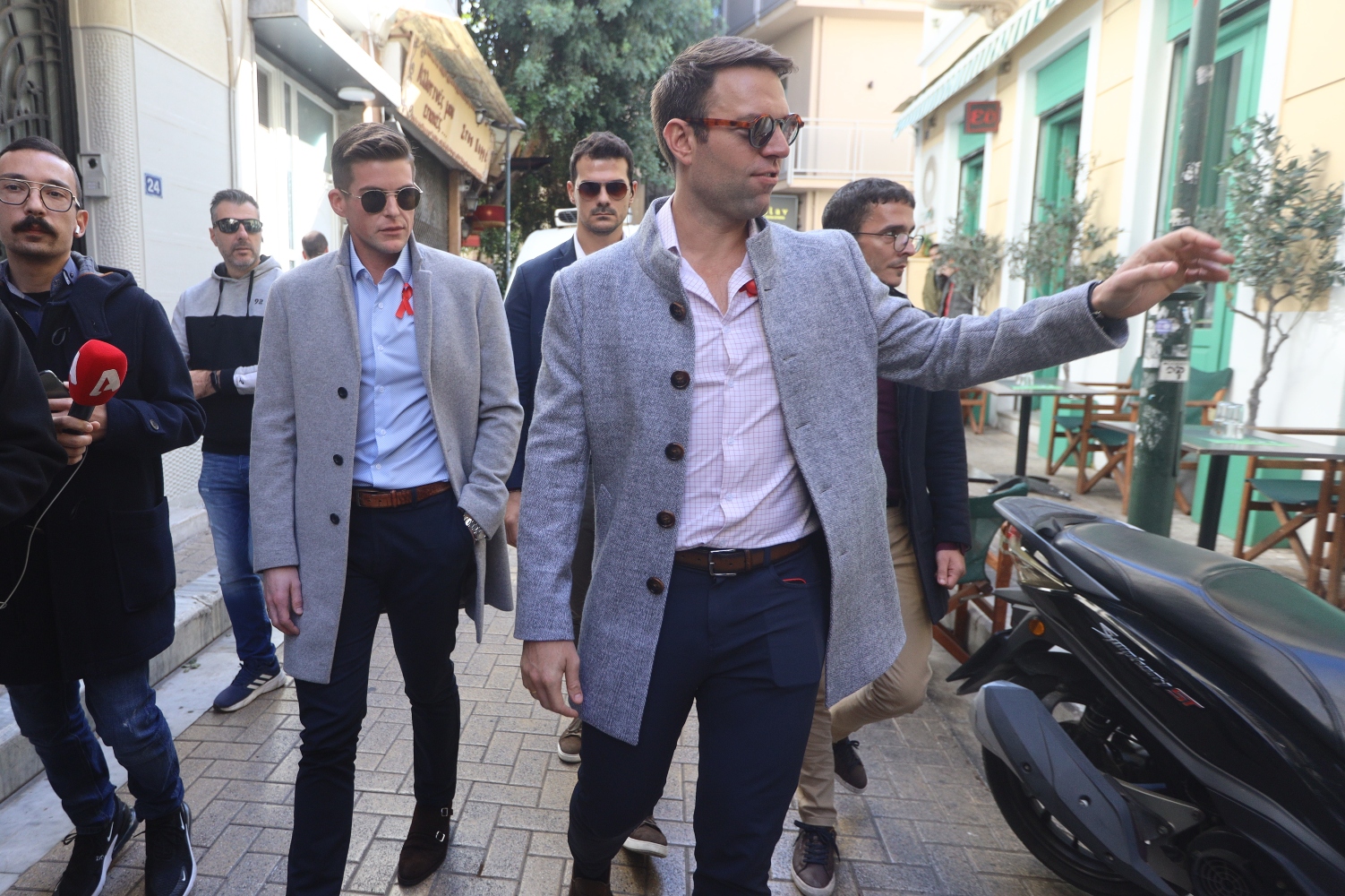 Κασσελάκης και Τάιλερ επισκέφθηκαν τον Σύλλογο Οροθετικών “Θετική φωνή”