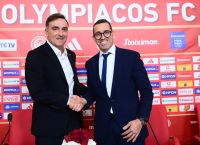 Ατάκα Πέδρο Άλβες στην παρουσίασή του από τον Ολυμπιακό: «Κανείς πάνω από την ομάδα» [vid]