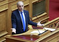 Βελόπουλος για φορολογικό: «Δολοφονείτε» τους ελεύθερους επαγγελματίες και αυτοκτονείτε πολιτικά