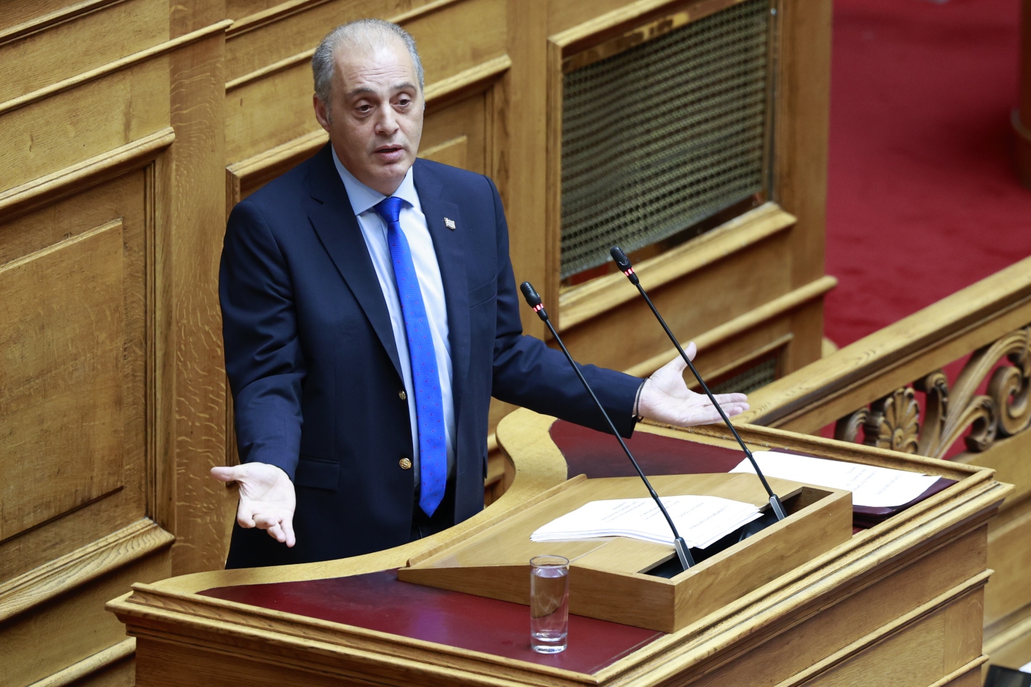 Βελόπουλος για φορολογικό: «Δολοφονείτε» τους ελεύθερους επαγγελματίες και αυτοκτονείτε πολιτικά