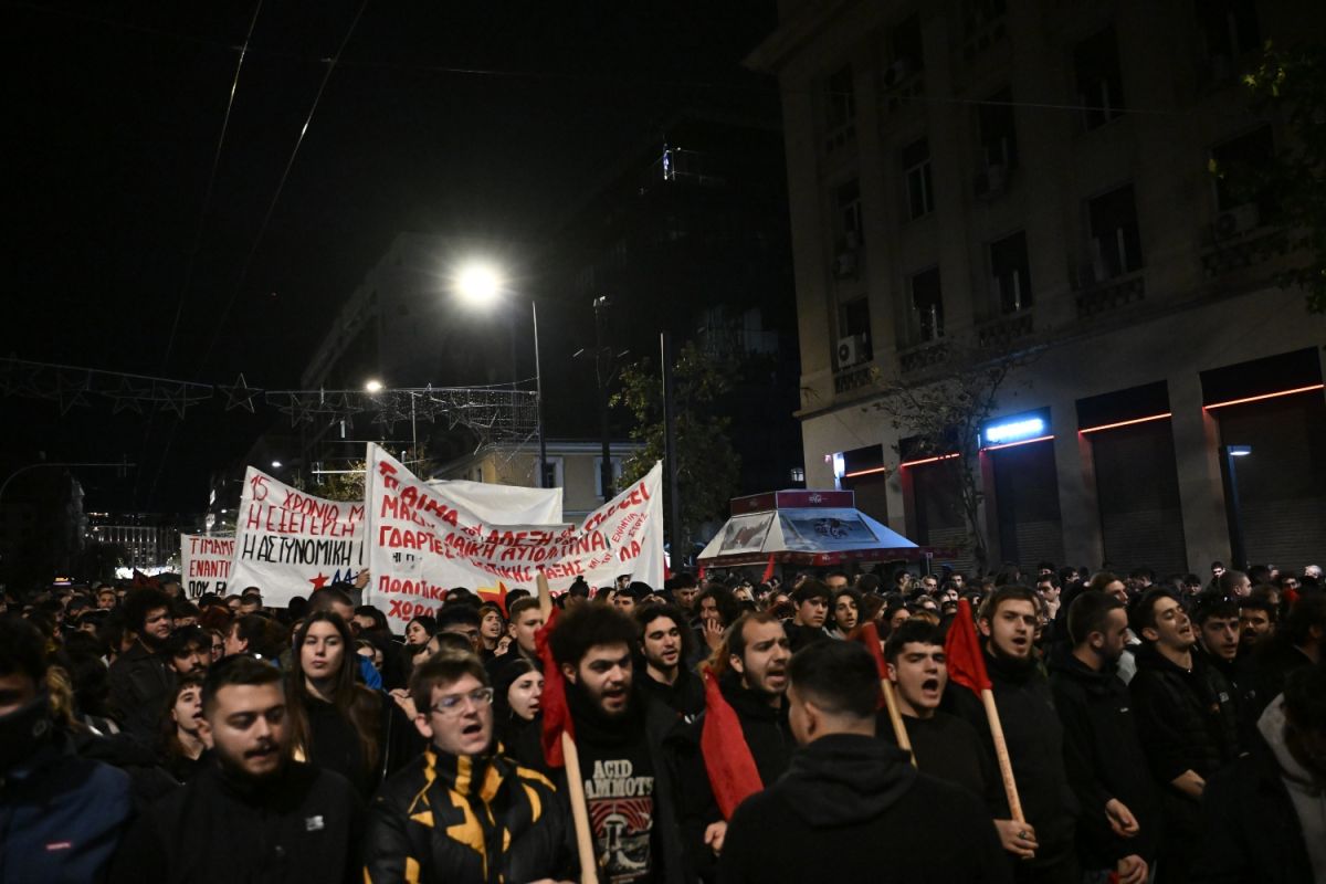 Γρηγορόπουλος: Συγκεντρώσεις στο σημείο της δολοφονίας του και στα Προπύλαια [vid]