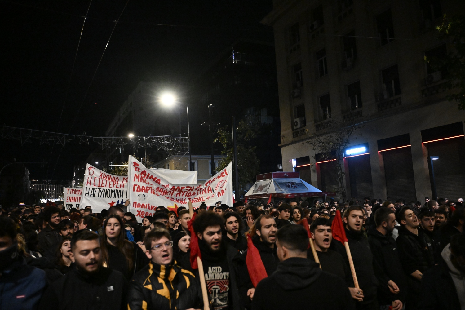 Γρηγορόπουλος: Συγκεντρώσεις στο σημείο της δολοφονίας του και στα Προπύλαια [vid]