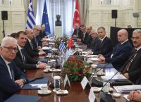 Σε εξέλιξη οι παράλληλες συναντήσεις για μεταναστευτικό και οικονομική συνεργασία [vid]