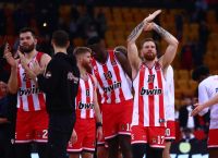 Ολυμπιακός – Μπάγερν 77-69: Ουόκαπ και Μιλουτίνοφ του έδωσαν τη νίκη Ολυμπιακός – Μπάγερν 77-69: Ουόκαπ και Μιλουτίνοφ του έδωσαν τη νίκη