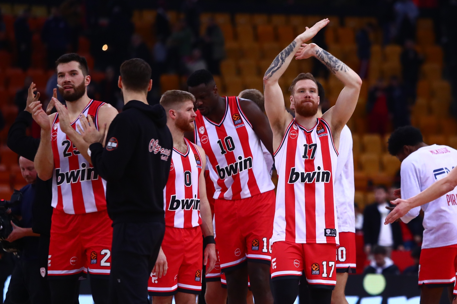 Ολυμπιακός – Μπάγερν 77-69: Ουόκαπ και Μιλουτίνοφ του έδωσαν τη νίκη