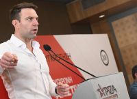 Κασσελάκης: «Η μελλοντική κυβέρνηση του ΣΥΡΙΖΑ δεν πρόκειται ποτέ να υποκλιθεί σε κανέναν»