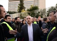 Δίπλα στους αστυνομικούς ο Οικονόμου: Βρίσκουμε λύσεις που θα αποβάλουν την τοξικότητα από το ποδόσφαιρο