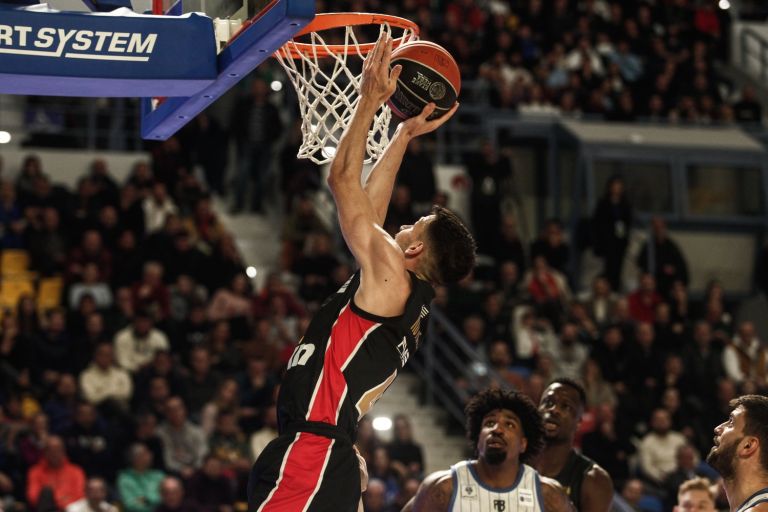 Καρδίτσα – Ολυμπιακός 54-83: Το “καθάρισε” με εξαιρετικό Μιλουτίνοβ [vid]