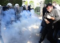 Ένταση στη συγκέντρωση φοιτητών έξω από τη Σύνοδο των πρυτάνεων στο Καβούρι