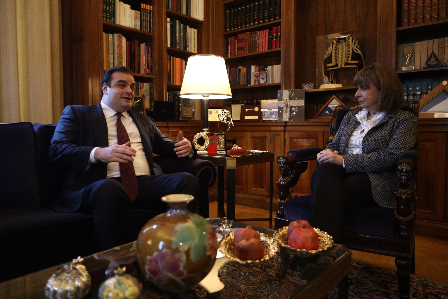 Πρεμιέρα το ακαδημαϊκό έτος 2025-2026 για τα μη κρατικά πανεπιστήμια – Συνάντηση Πιερακκάκη Σακελλαροπούλου