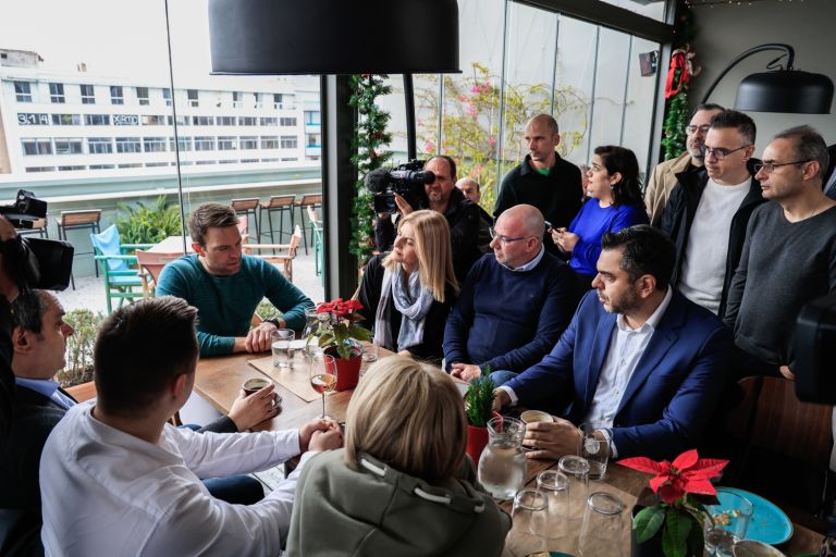 Συνάντηση Κασσελάκη με δημοσιογράφους: «Πρέπει να γίνουμε καλύτερη χώρα» [vid]
