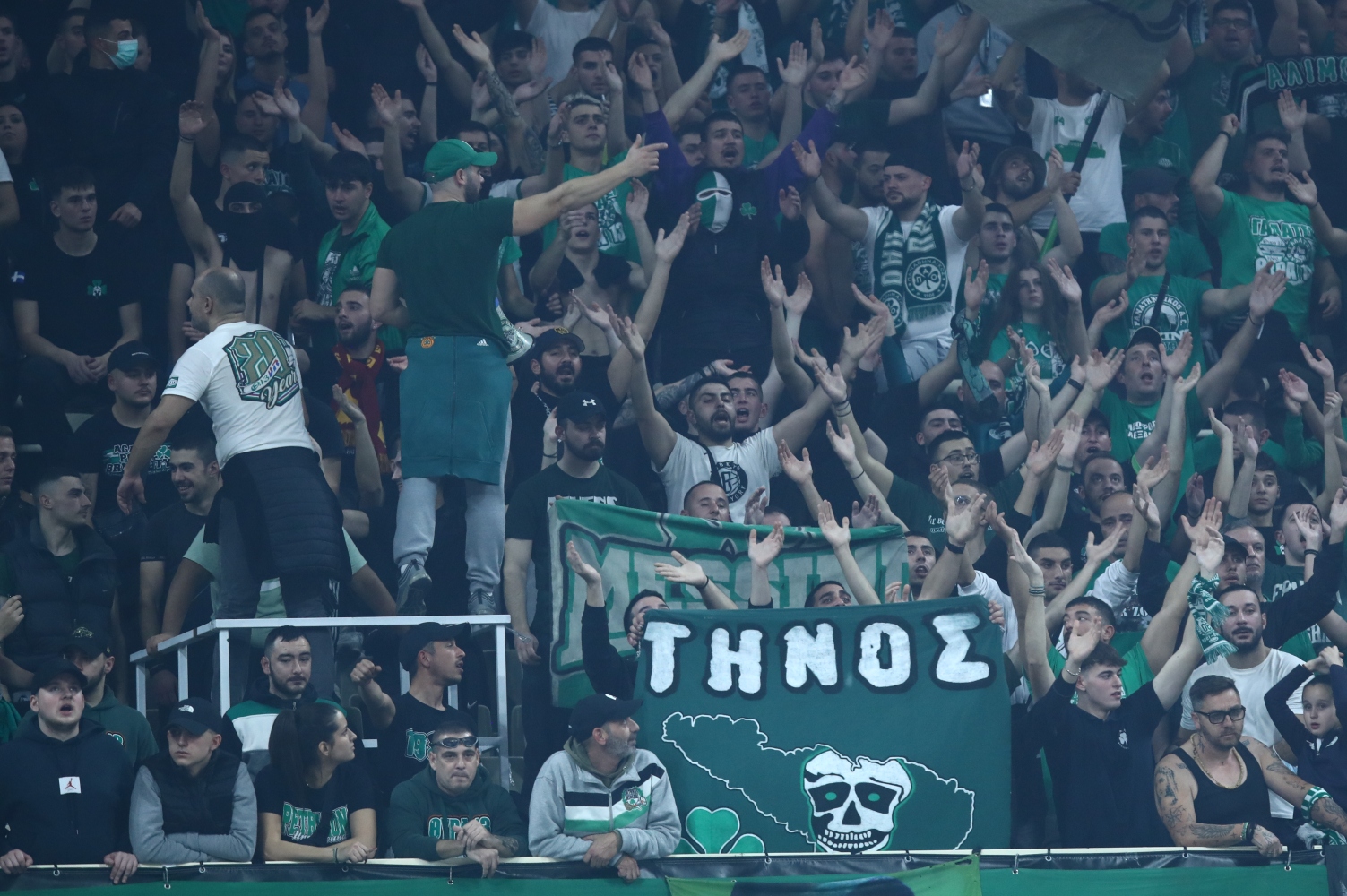 Σείστηκε το ΟΑΚΑ με ομάδα και κόσμο να γίνονται «ένα»!