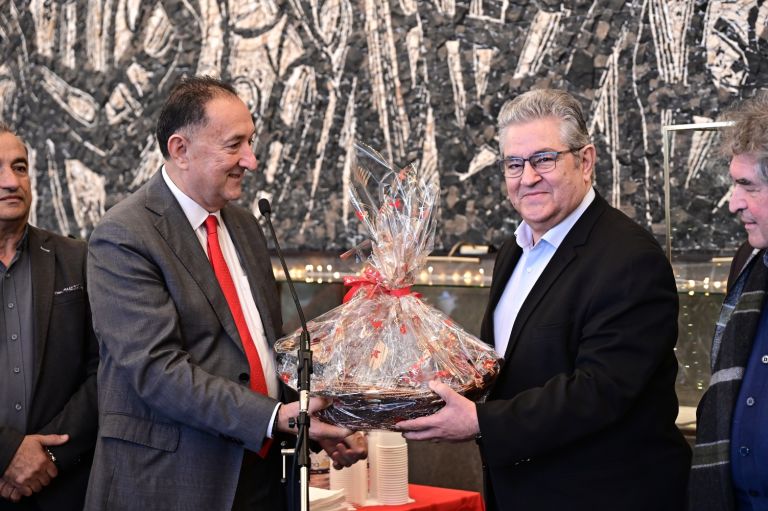Κουτσούμπας: Το 2024 η αμφισβήτηση της κυρίαρχης πολιτικής να συναντηθεί με την ανατρεπτική πρόταση