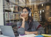 ΗΠΑ: Οι millennials χρειάζονται υπεριπλάσια χρήματα από τους Gen Z για να είναι ευτυχισμένοι