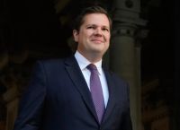 Βρετανία: Παραιτήθηκε ο υπουργός Μετανάστευσης Ρόμπερτ Τζένρικ