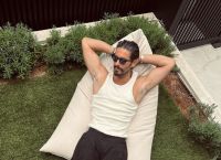 Το… καυτό ντουζ του Γιώργου Καράβα! –  Γυμνός στο Instagram