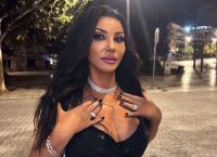Φέτος θα μας φέρει τα δώρα η Πόπη Μαλλιωτάκη: Αγνώριστη στο Instagram ντυμένη σέξι αγιοβασιλίτσα