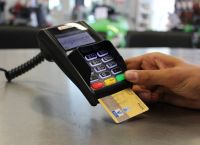 ΑΑΔΕ: Πάνω από 380.000 αποστολές email για τη διασύνδεση των POS με τις ταμειακές μηχανές