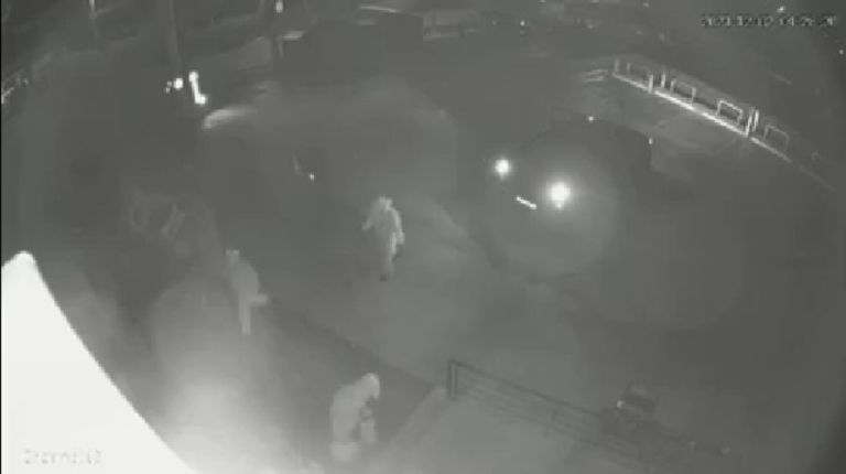 Έτσι “χτυπούσε” η σπείρα του τράπερ – Πώς άδειαζε τα ΑΤΜ [vid]