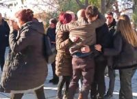 Θρήνος στην κηδεία της 50χρονης που κατασπαράχθηκε από σκυλιά: «Δε θα σε ξεχάσουμε ποτέ»