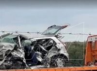 Πώς έγινε το φριχτό τροχαίο στα Σπάτα με δύο νεκρούς 18 και 52 ετών [vid]