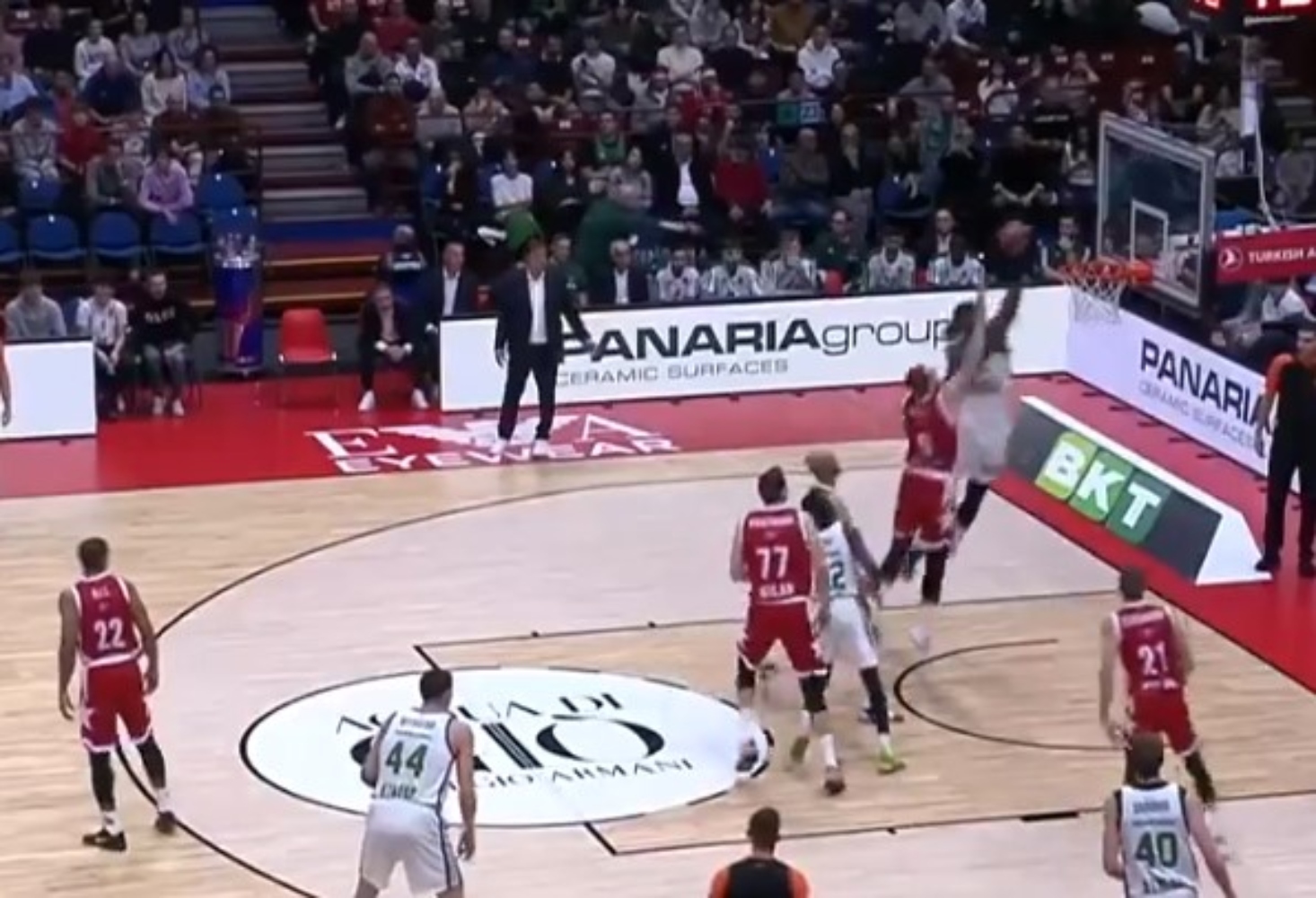 Αρμάνι Παναθηναϊκός: Ο Λεσόρ έγινε “ιπτάμενος” και καρφώνει με μανία [vid]